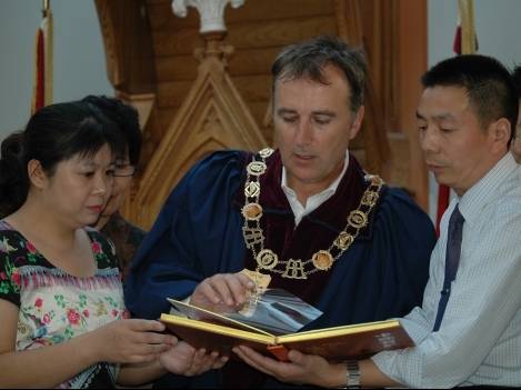 Loyalist College Hosts Chinese Delegation