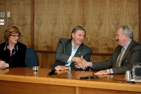 L to R: President Maureen Piercy, MP Daryl Kramp, and Loyalist’s Board of Governors Chair, Stuart Wright 